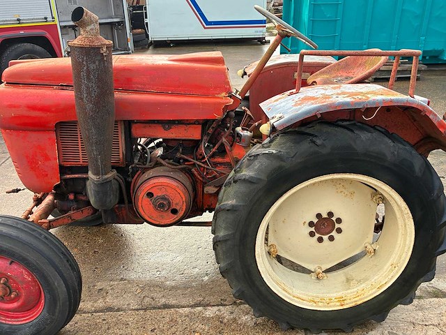 Sfma - vierzon super 204 - oldtimer tractor - afbeelding 8 van  13