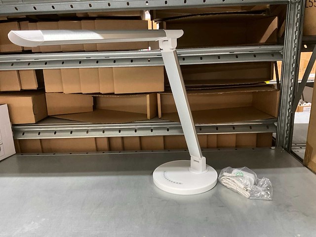 Sfy-001 led tafellamp (95x) - afbeelding 1 van  4