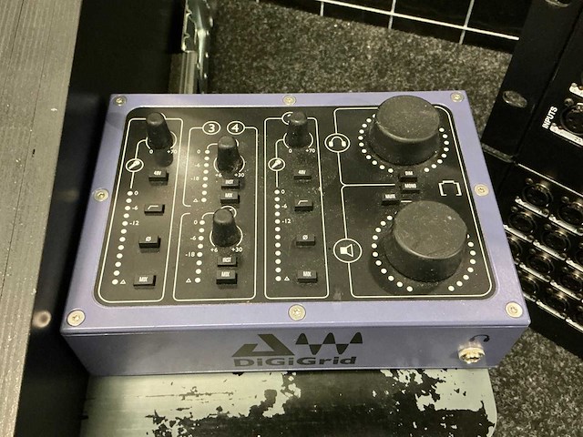 Sg waves lv1 digitale mengtafel met stageboxen - afbeelding 12 van  15