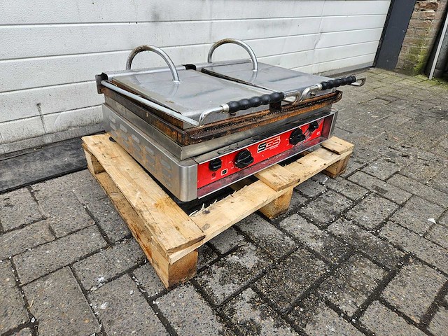 Sgs - grill - afbeelding 1 van  2