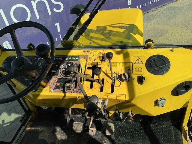 Shanzlin - 304 - 4wd -smalspoor- en compacttractor - afbeelding 12 van  12