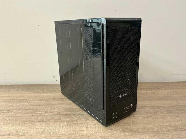 Sharkoon 8-bay raid station - afbeelding 1 van  3