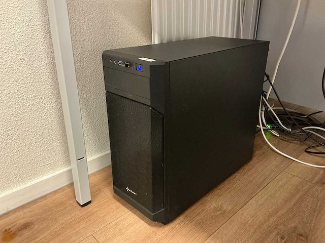 Sharkoon v100 desktop met monitor - afbeelding 5 van  7