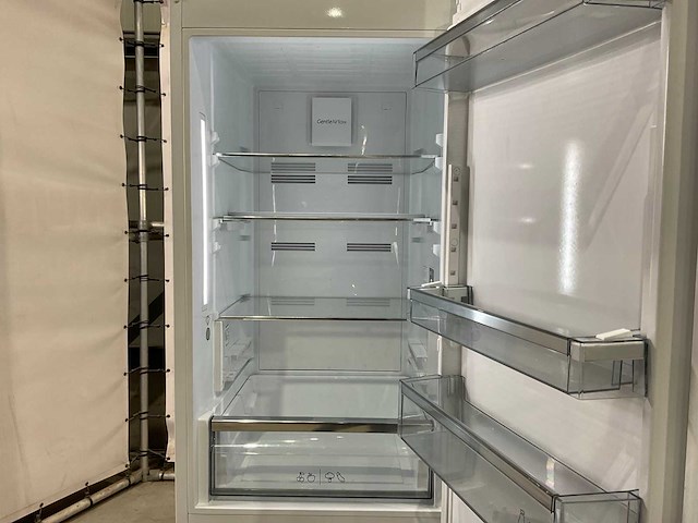 Sharp - koelvriescombinatie - afbeelding 2 van  7