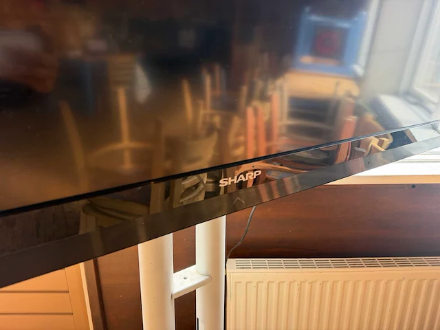 Sharp - lc-70le835e - 70 inch beeldscherm op verrijdbare standaard - afbeelding 5 van  7