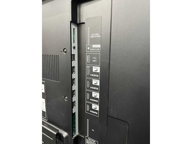 Sharp aquos - 60" monitor met muurbeugel - afbeelding 3 van  13