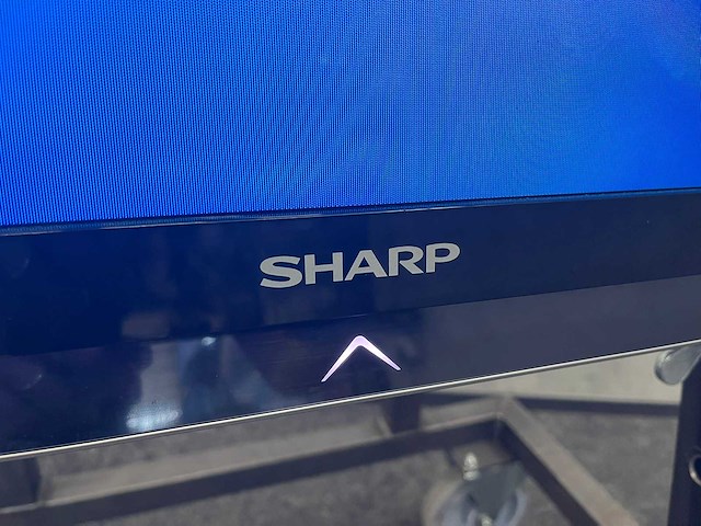 Sharp aquos - 60" monitor met muurbeugel - afbeelding 6 van  13