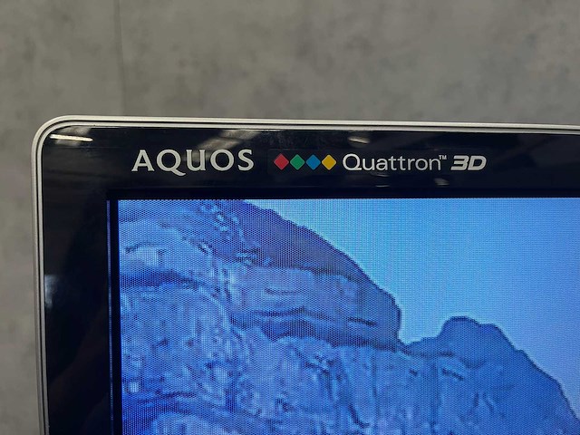 Sharp aquos - 60" monitor met muurbeugel - afbeelding 8 van  13