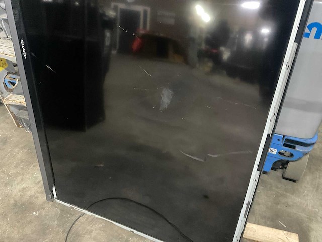 Sharp lcd colour tv model lc-70le747en televisie - afbeelding 2 van  5