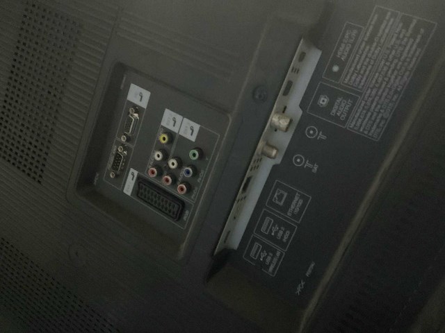 Sharp lcd colour tv model lc-70le747en televisie - afbeelding 5 van  5