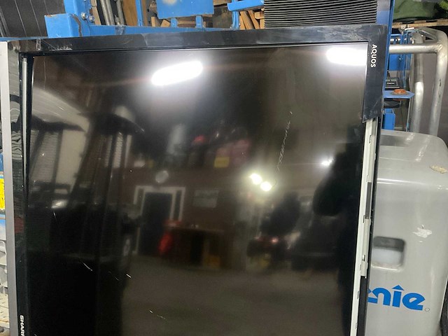 Sharp lcd colour tv model lc-70le747en televisie - afbeelding 1 van  2