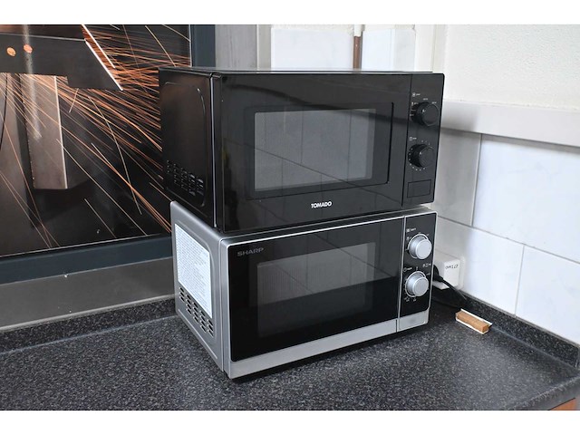 Sharp / tomado magnetron (2x) - afbeelding 1 van  4