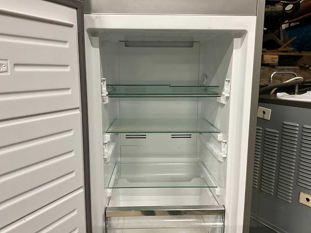 Sharp vriezer - afbeelding 6 van  8