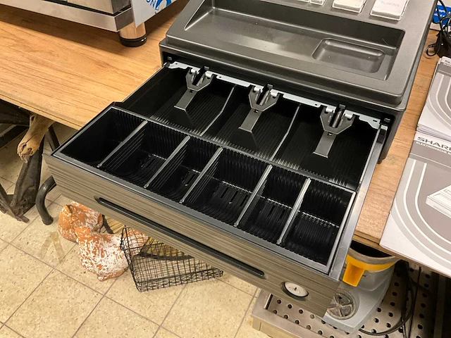 Sharp xe-a 147-bk kassa - afbeelding 4 van  7
