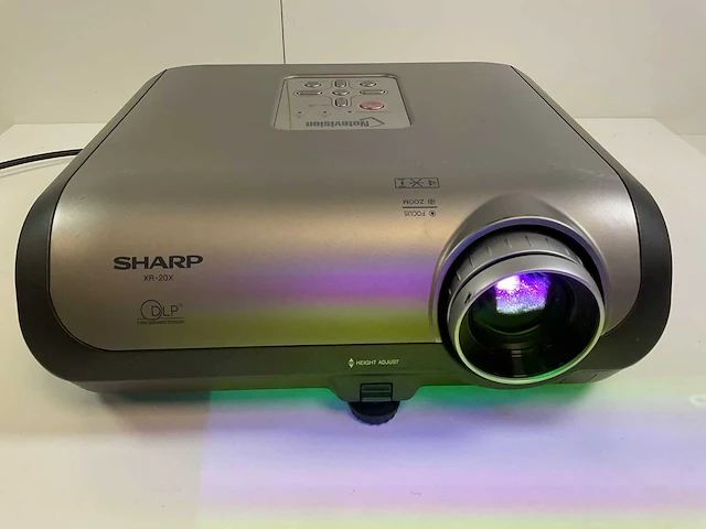 Sharp (xr-20x) 2.300 lumen xga projector (430 lamp hours) - afbeelding 1 van  6