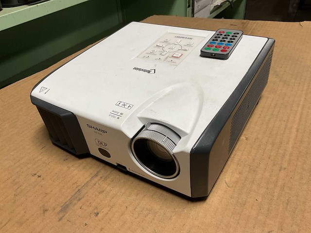 Sharp xr32x dlp projector - afbeelding 1 van  2