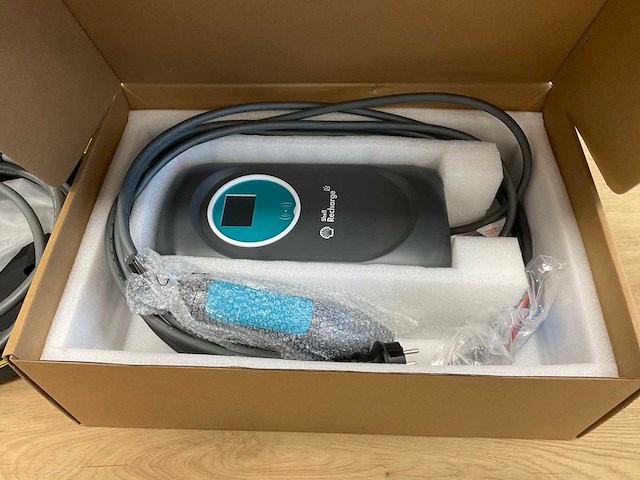 Shell recharge kevb-207-p wallbox thuislader - afbeelding 2 van  5