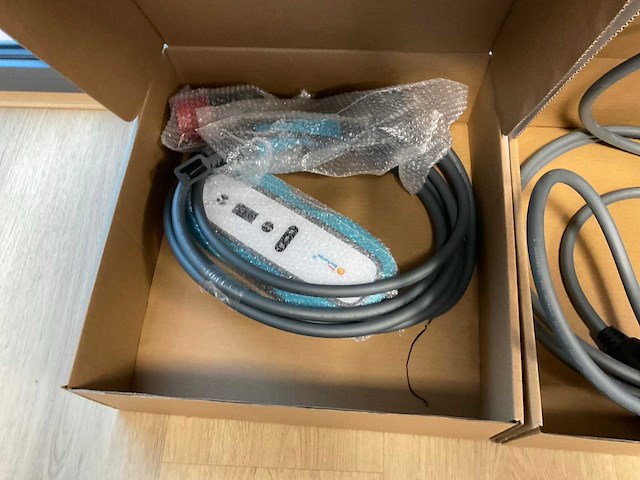 Shell recharge np-32 ev portable lader (2x) - afbeelding 2 van  5