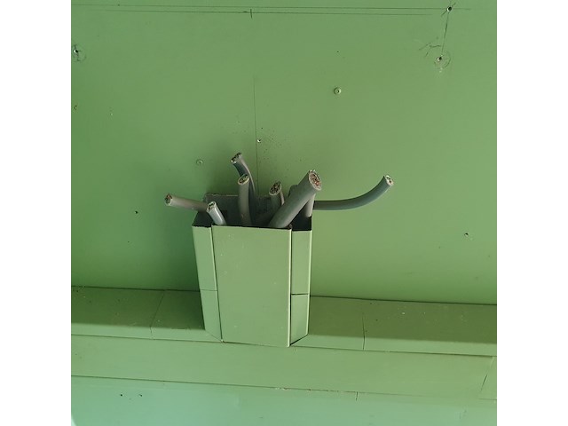 Shelter, 1996 - afbeelding 2 van  31