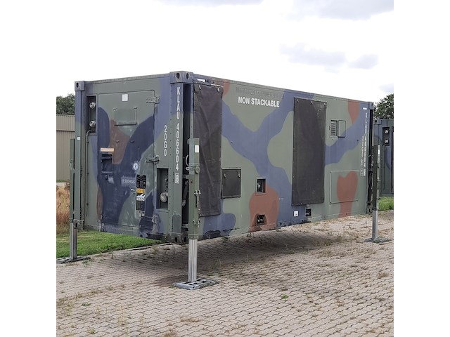 Shelter, o.a fokker, dynaf, 1998 - afbeelding 1 van  31