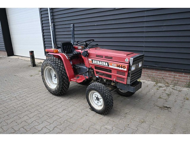 Shibaura - sp1440 - vierwielaangedreven landbouwtractor - afbeelding 15 van  17