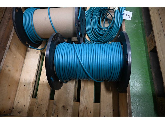 Shielded robotic cable industrial cat 5e kabelrol (4x) - afbeelding 2 van  4
