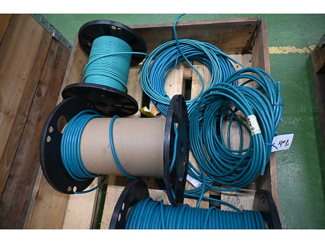 Shielded robotic cable industrial cat 5e kabelrol (4x) - afbeelding 3 van  4