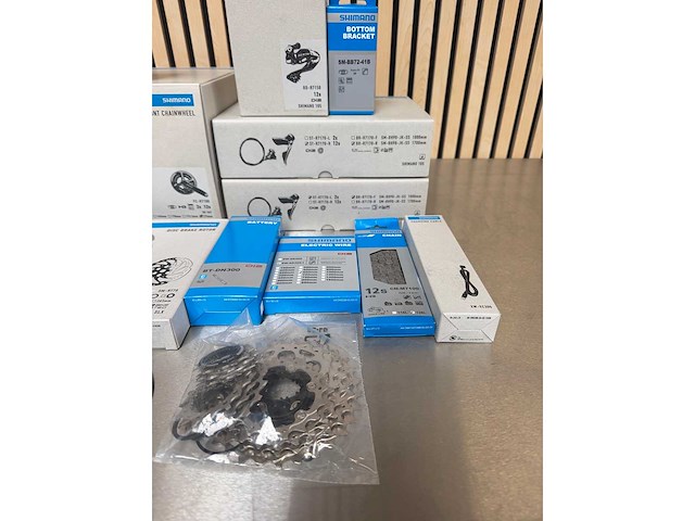 Shimano - 105 di2 r7170 12-speed - groepset - afbeelding 15 van  18