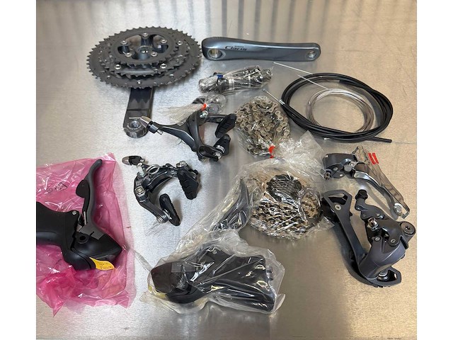 Shimano - claris 3x8 sp - groepset - afbeelding 1 van  9