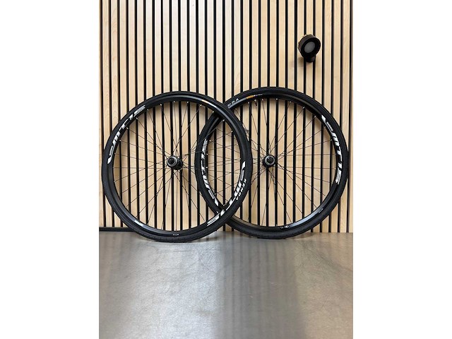 Shimano - mt15 - wielset - afbeelding 3 van  10