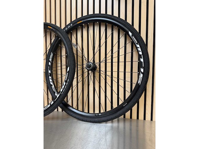 Shimano - mt15 - wielset - afbeelding 5 van  10