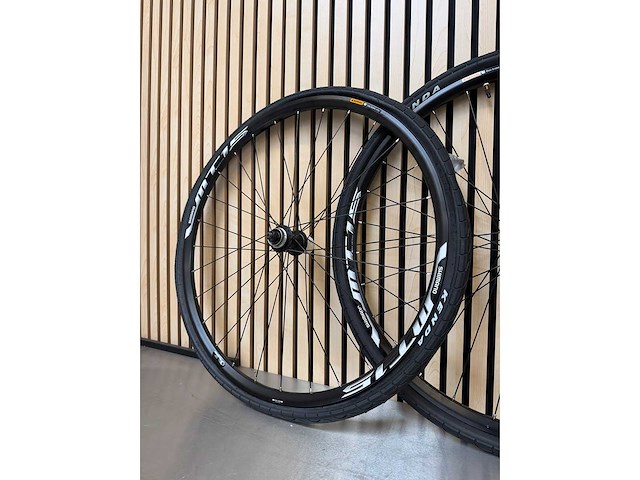 Shimano - mt15 - wielset - afbeelding 8 van  10