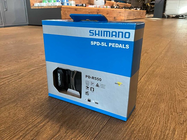 Shimano pd-r550 set pedalen sm-sh11 (4x) - afbeelding 1 van  3