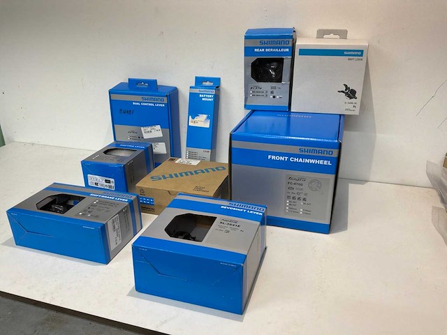 Shimano shifter/ dual control lever / front chain wheel (9x) - afbeelding 1 van  9