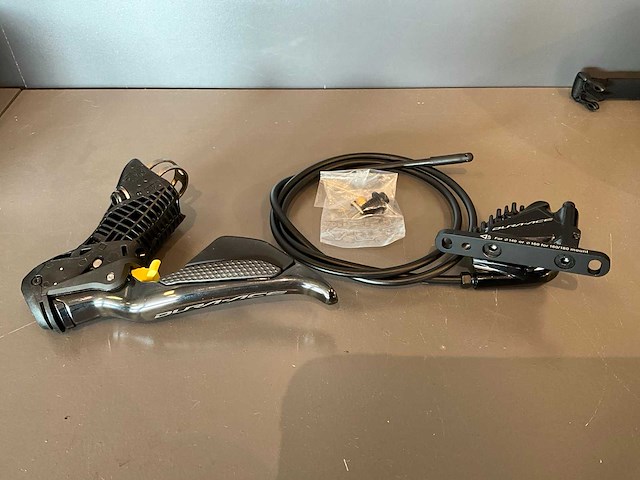 Shimano st-r8070/br-r8070 disc 11-speed shifter l met remklauw - afbeelding 1 van  5