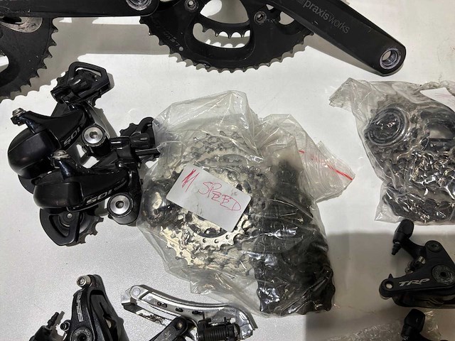 Shimano / trp / praxisworks set tandwielkast en ketting en schakelmateriaal (2x) - afbeelding 7 van  9