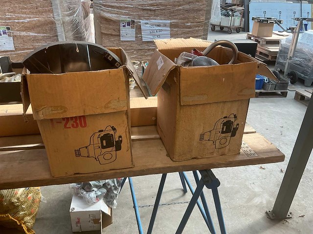 Shindaiwa t-230 nieuw in doos bosmaaier - afbeelding 2 van  3