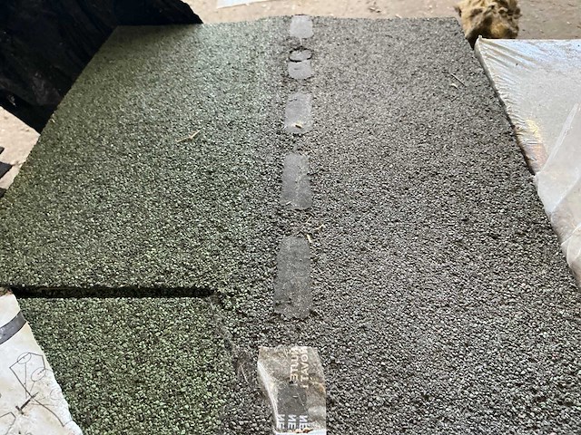 Shingles - groen bitumen dakmateriaal (252x) - afbeelding 3 van  6