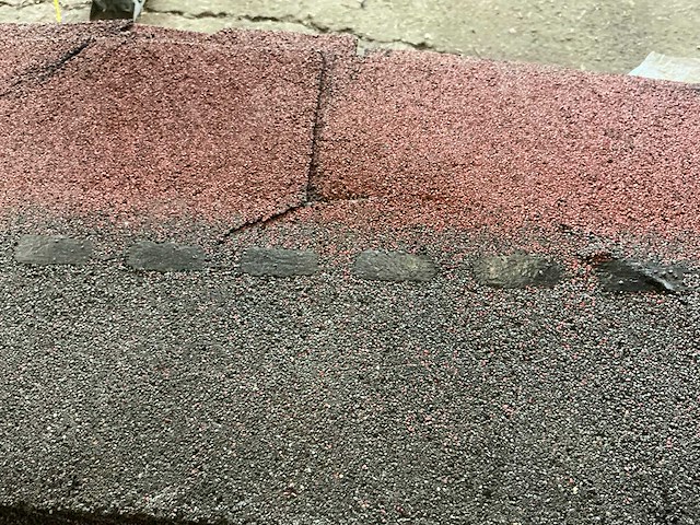 Shingles - rood bitumen dakmateriaal (172x) - afbeelding 4 van  7