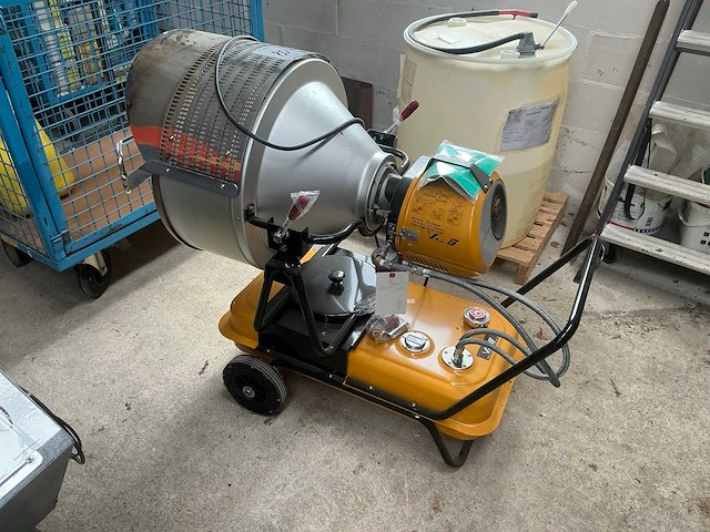 Shizuoka val 6 heater incl, op foto 1 zichtbare tank halfvol petroleum - afbeelding 1 van  13