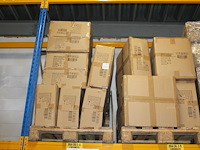 Shoppers doabuy op 2 pallets. ca. 2500 stuks in 25 dozen. - afbeelding 1 van  3