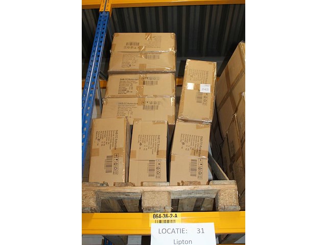 Shoppers doabuy op 2 pallets. ca. 2500 stuks in 25 dozen. - afbeelding 2 van  3