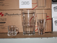 Shotglazen en tumblers in 9 dozen. - afbeelding 1 van  3