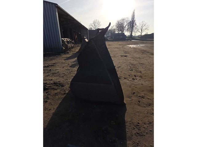 Shovel bak (volvo aansluiting) - afbeelding 4 van  4