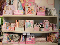 Showkast topmodel w.o. dagboeken, schrijfgerei, juwelenkistjes, rugzak etc. - afbeelding 3 van  4