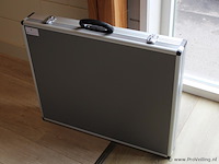 Showkoffer met vloermonster - afbeelding 2 van  3