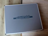 Showkoffer met vloermonster - afbeelding 3 van  3