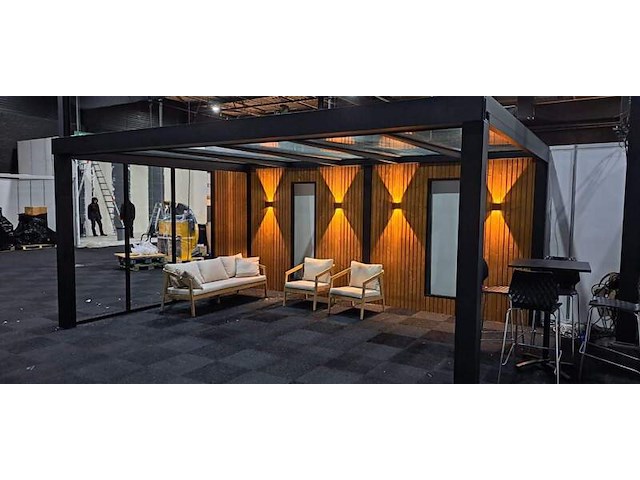Showmodel grote aluminium overkapping, sunrooms - afbeelding 1 van  15