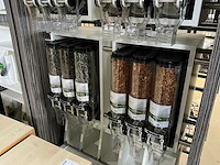 Showroom - winkel presentatie meubel (3x) - afbeelding 4 van  13