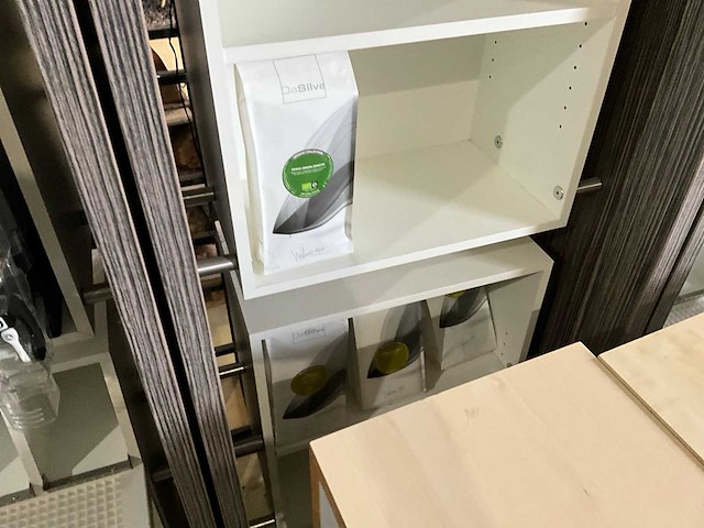 Showroom - winkel presentatie meubel (3x) - afbeelding 11 van  13